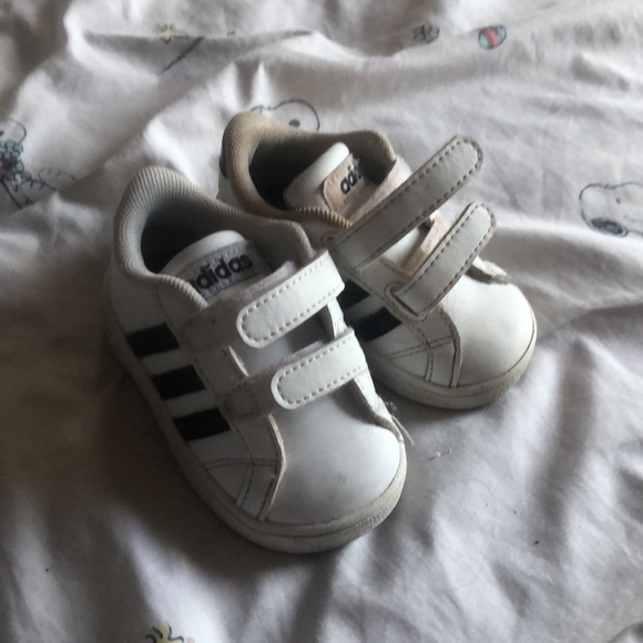 BABY ADIDAS VELRO SHOES SIZE US 4 - Picture 8 of 8